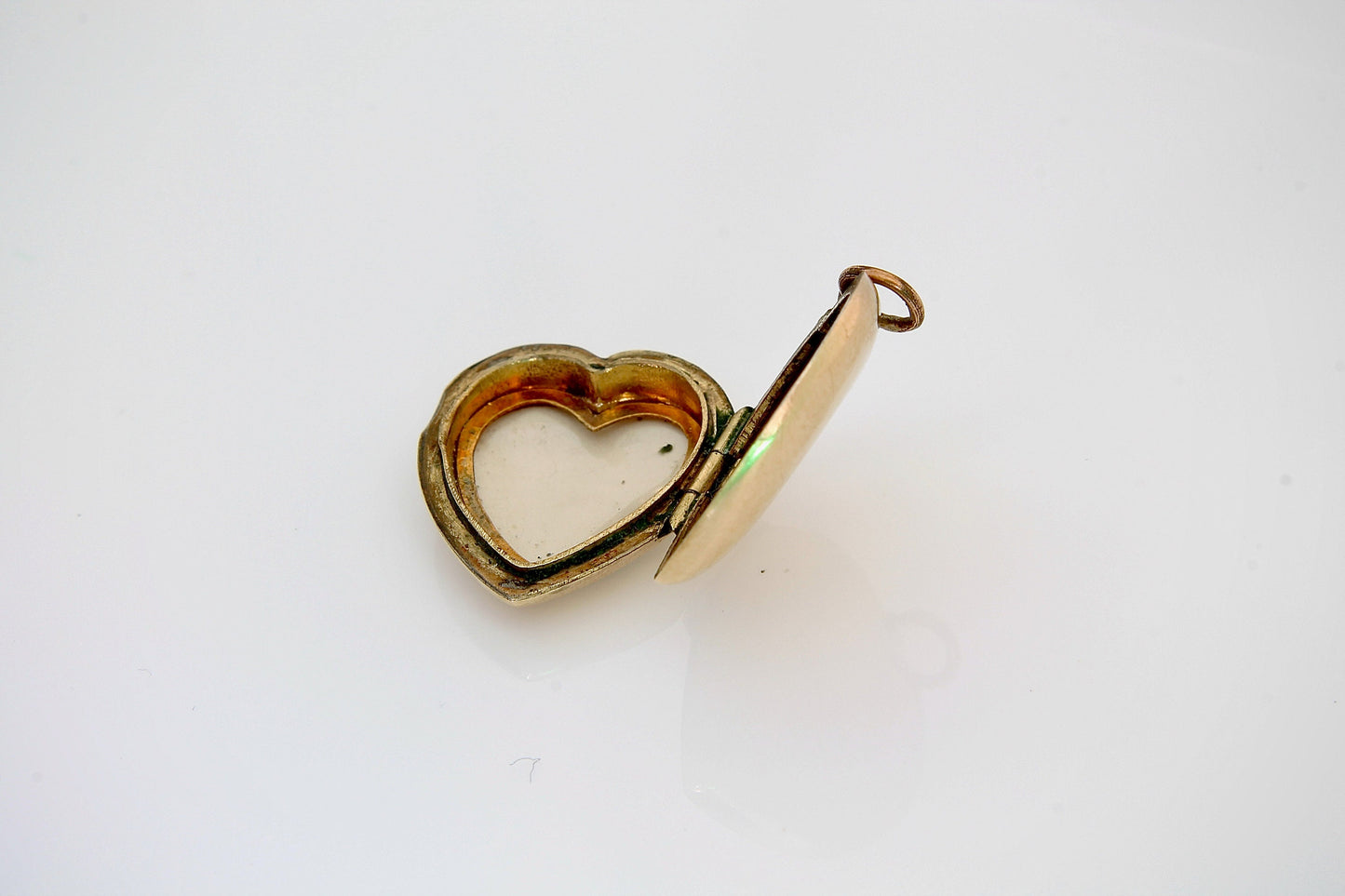 9ct Gold Art Deco Heart Locket