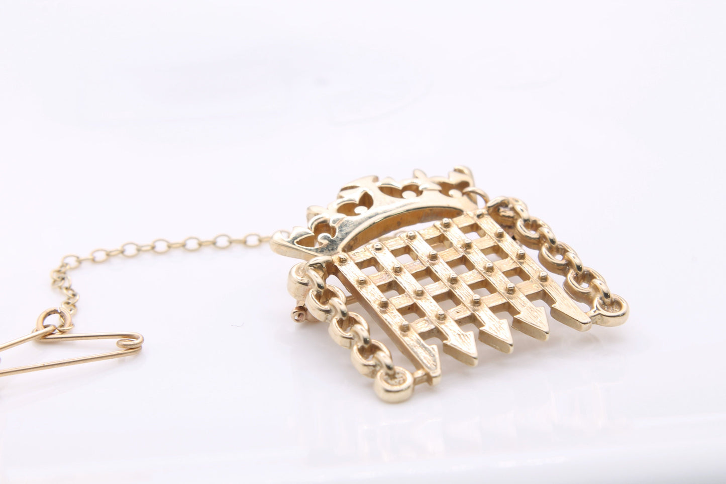 Vintage 9ct Gold London Portcullis Brooch - Ola Gorie