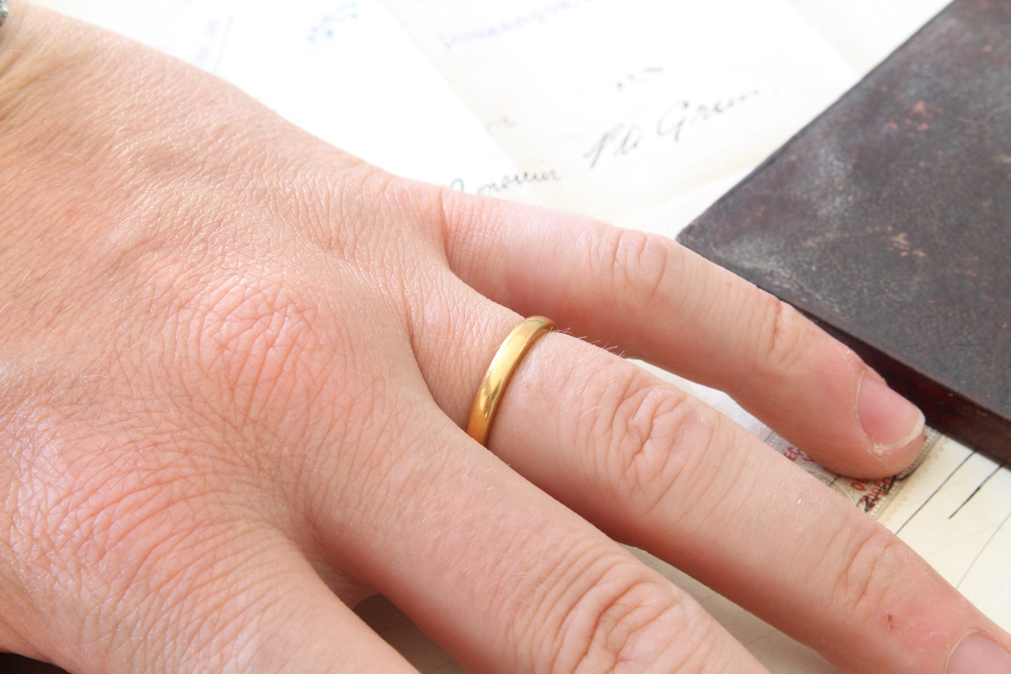 Antique-22ct-Gold-Wedding-Band-3mm---4.4g