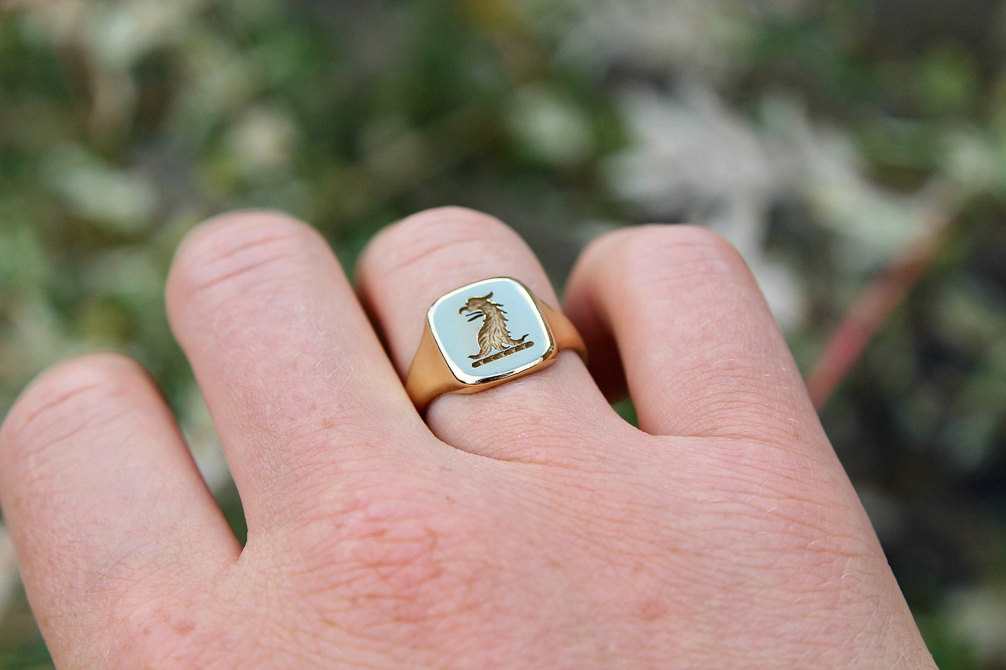 Antique 18ct Gold Intaglio Signet Ring Griffin Crest - 1932