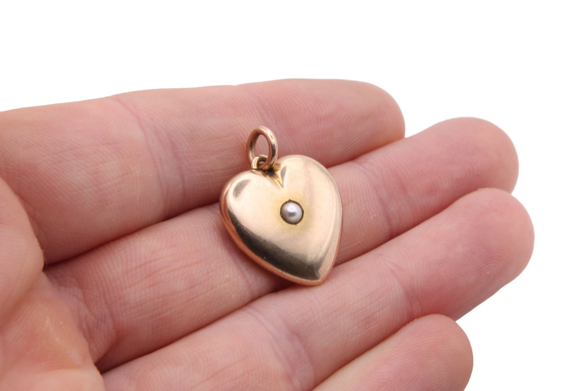Antique-Victorian-15ct-Gold-Pearl-Heart-Locket