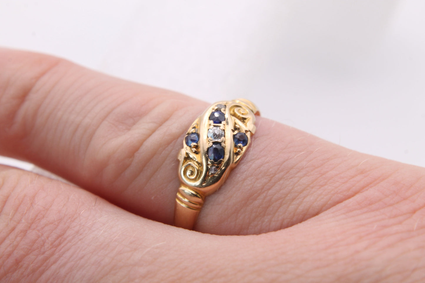Antique Edwardian 18ct Gold Sapphire & Diamond Ring