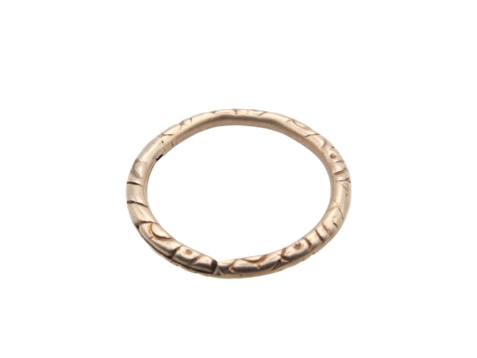 Antique Georgian 9ct Yellow Gold Large Chased Split Ring, 26mm