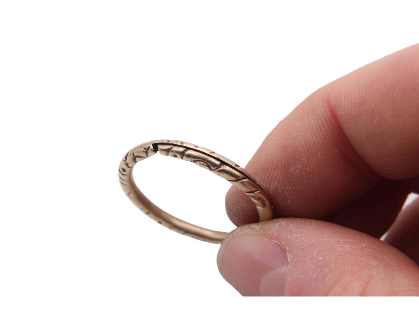 Antique Georgian 9ct Yellow Gold Large Chased Split Ring, 26mm