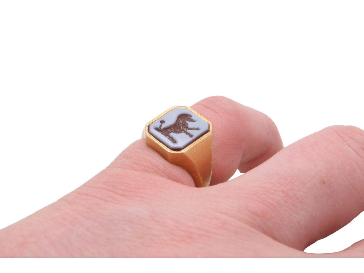Vintage 18ct Yellow Gold Poodle Dog Crest Intaglio Signet Ring