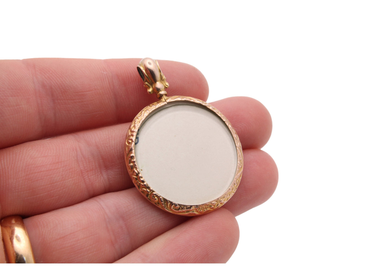 Antique Edwardian 9ct Gold Open Face Glass Locket Pendant