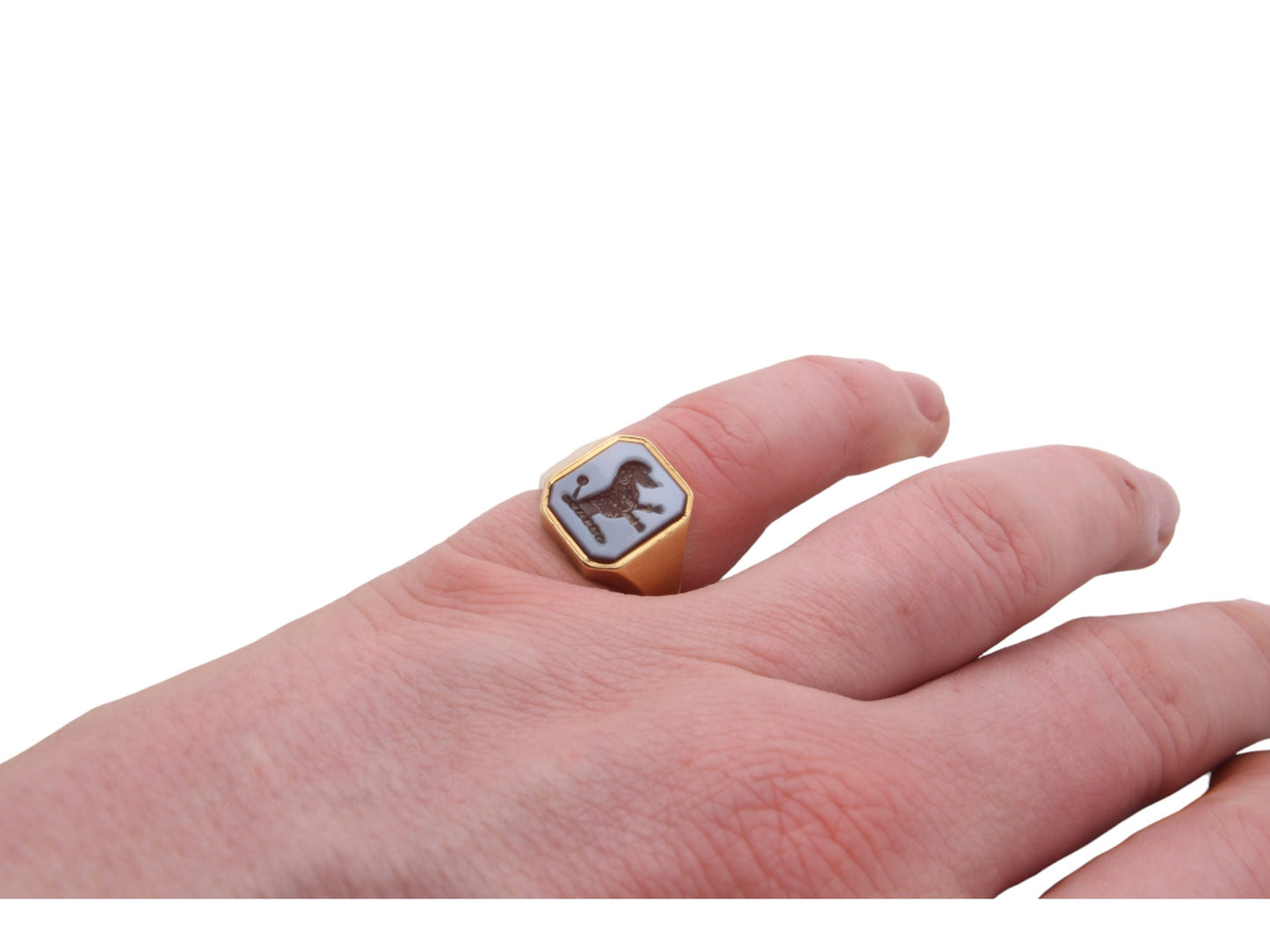 Vintage 18ct Yellow Gold Poodle Dog Crest Intaglio Signet Ring
