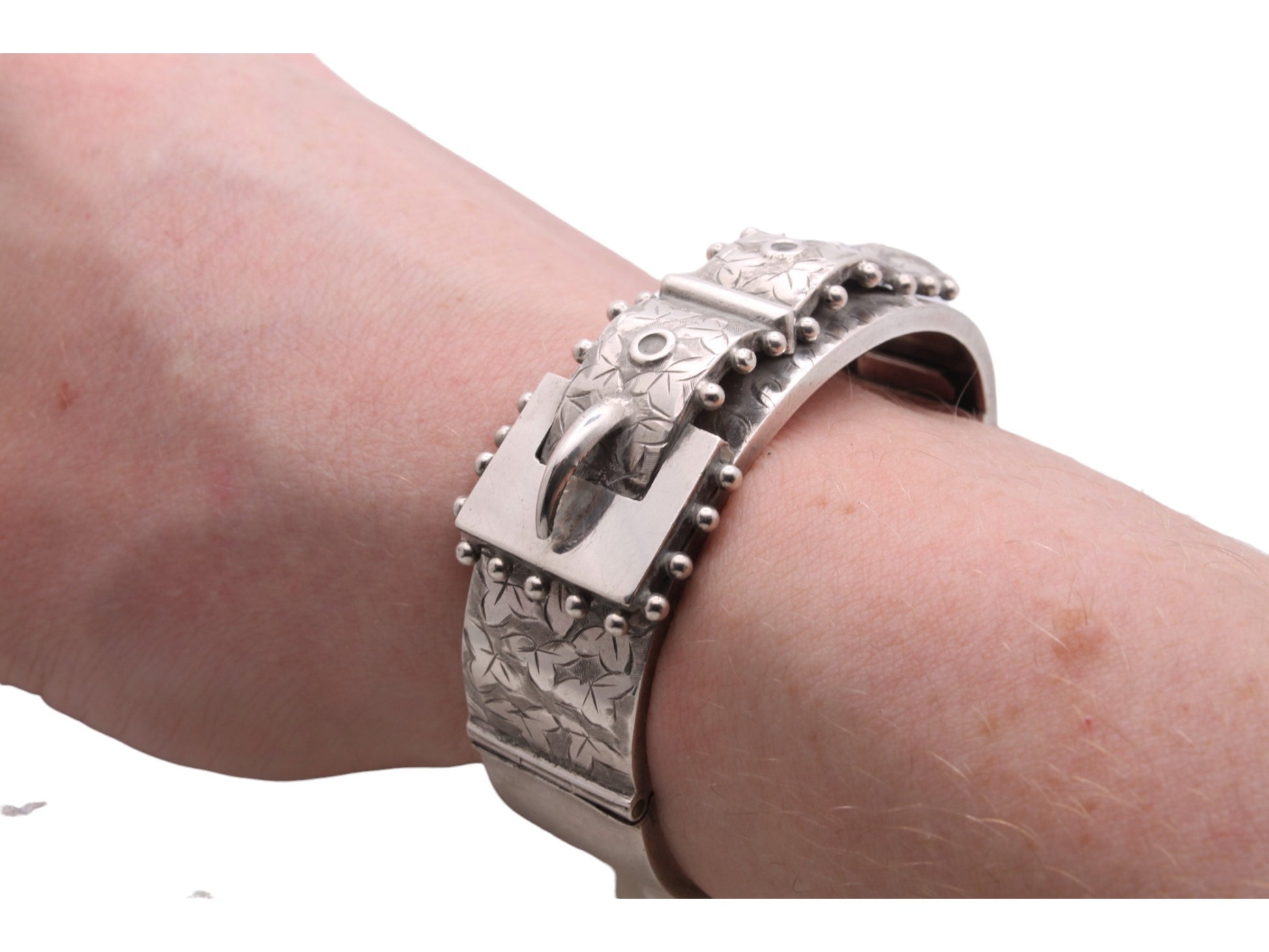 Antique-Victorian-Decorative-Silver-Belt-Buckle-Bangle,-1883