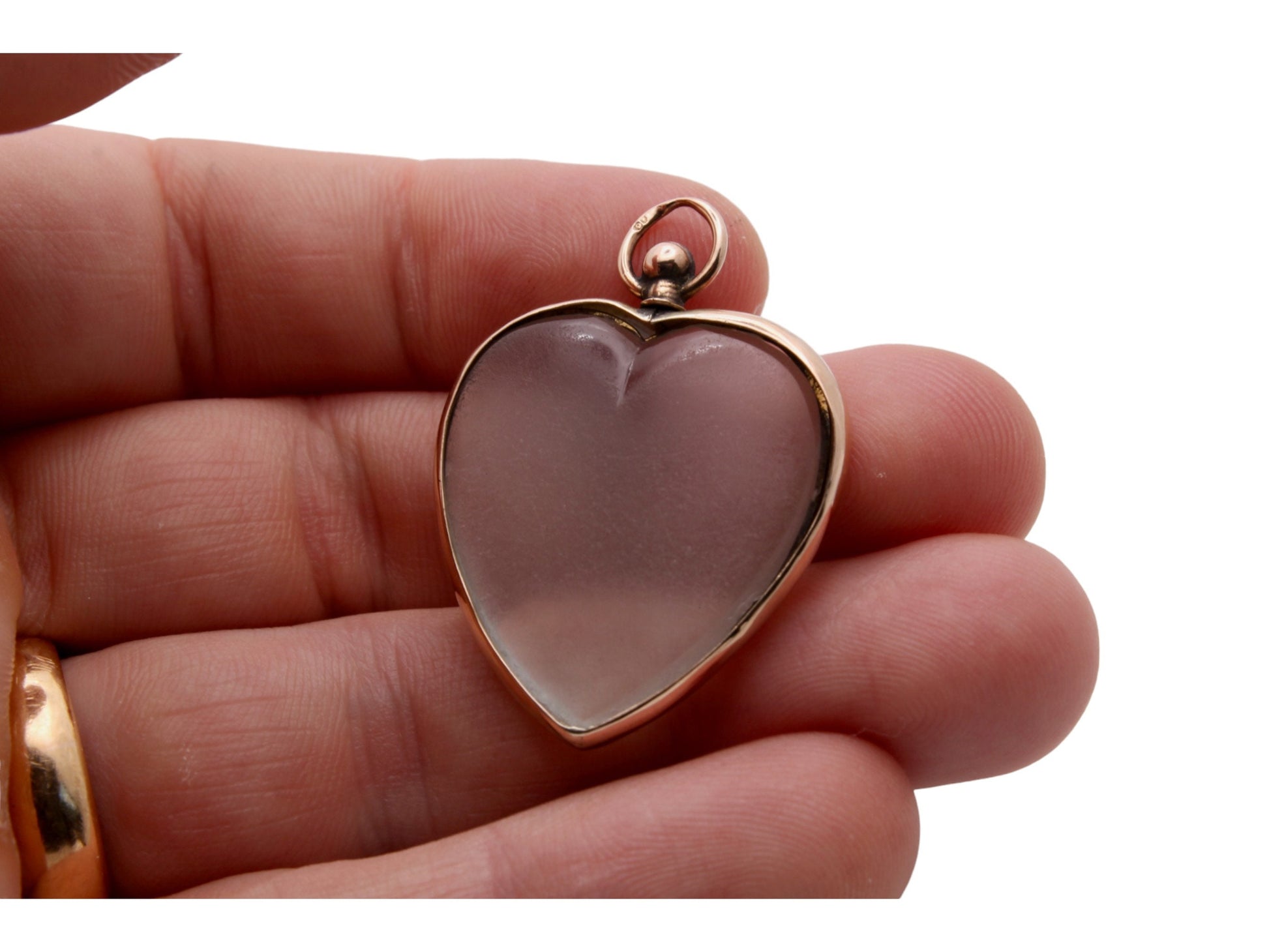 Antique-9ct-Gold-Heart-Shaped-Open-Glass-Locket-Pendant