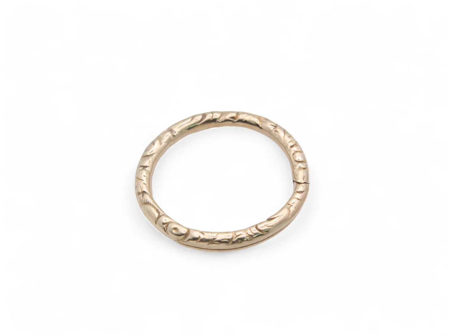 Antique Georgian 9ct Yellow Gold Large Chased Split Ring, 22mm Diameter