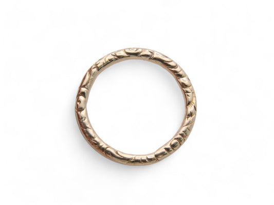 Antique Georgian 9ct Yellow Gold Large Chased Split Ring, 22mm Diameter