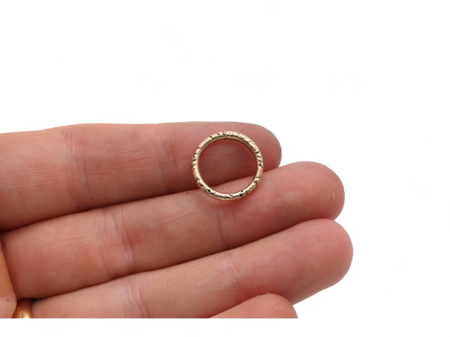 Antique Victorian 15ct Gold Chased Split Ring, 15mm