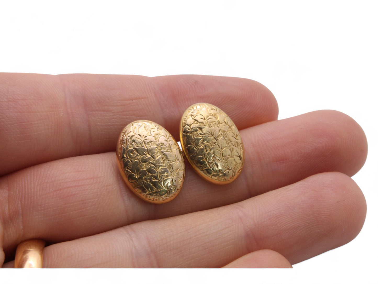 Antique 15ct Yellow Gold Ivy Chased Cufflinks