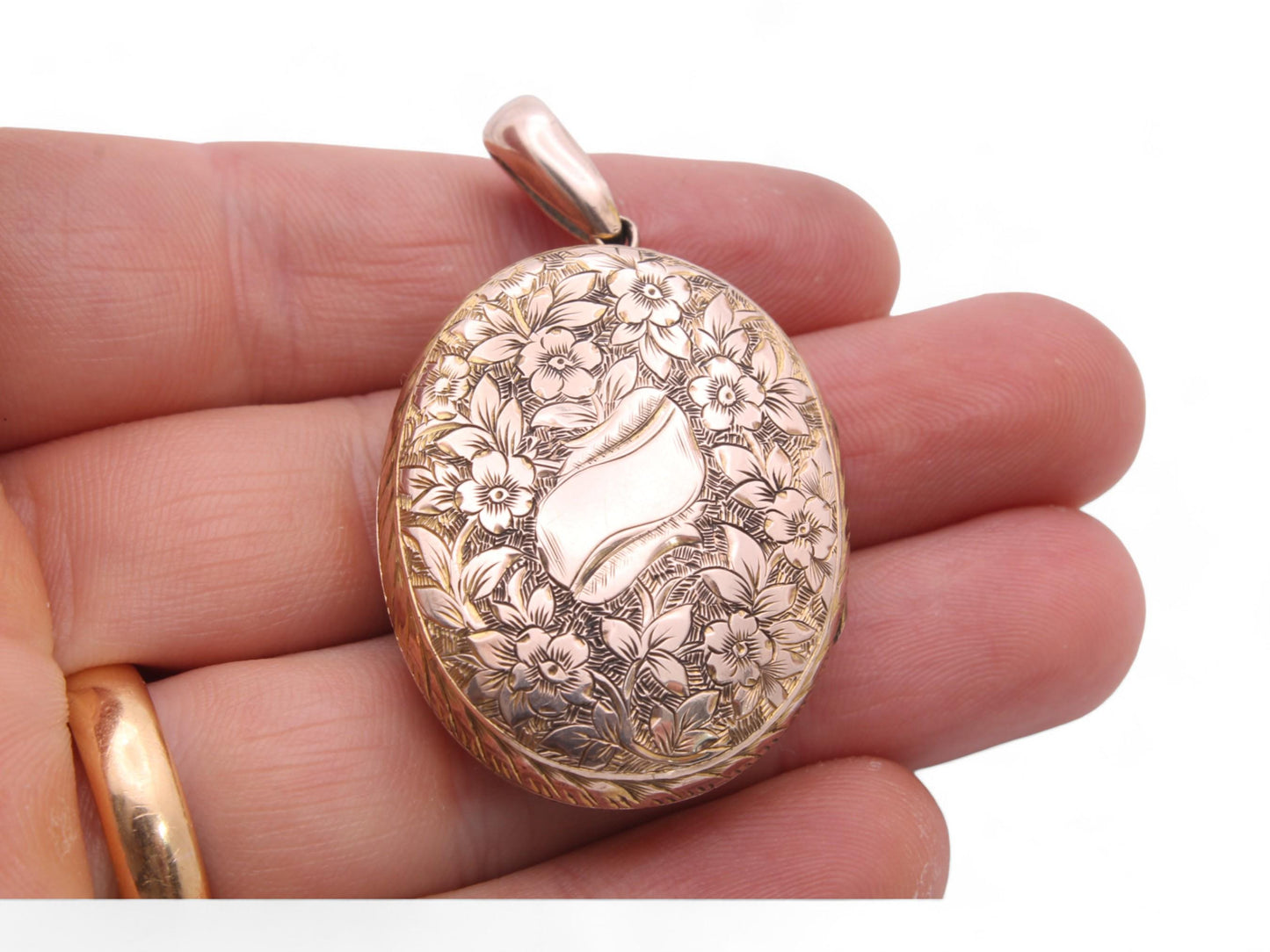 Antique 9ct Gold Decorative Forget Me Not Tulip Locket