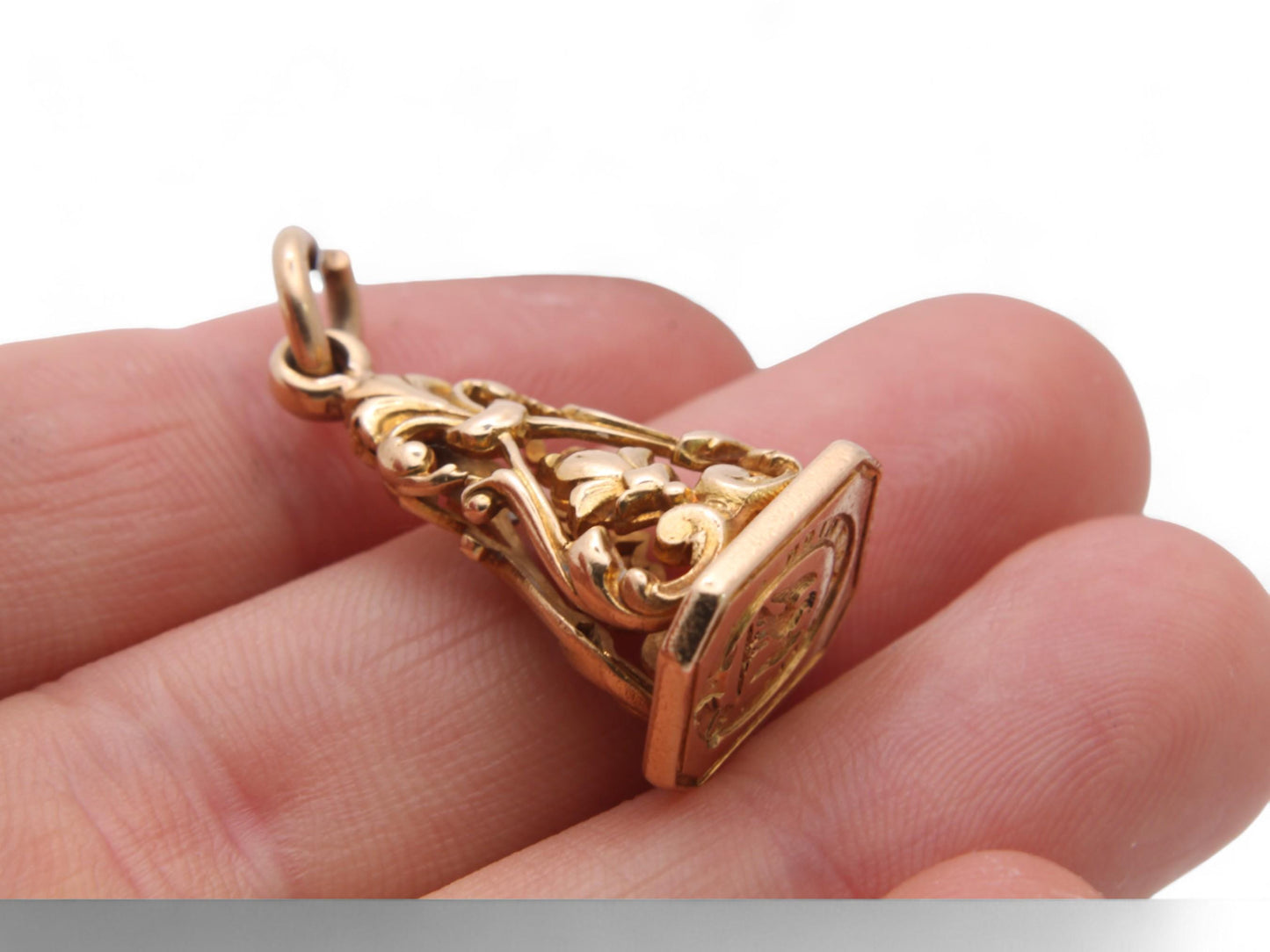 Antique Georgian 18ct Gold Intaglio Crest Falcon "I am fed by my wings" Pendant