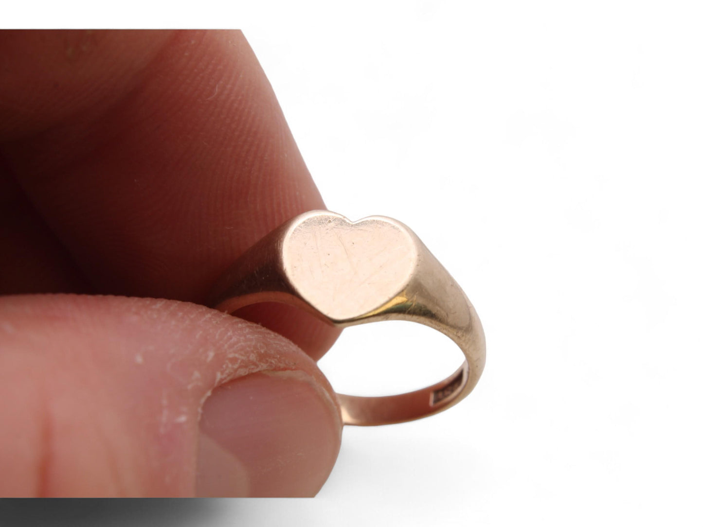 Vintage 9ct Gold Heart Signet Ring