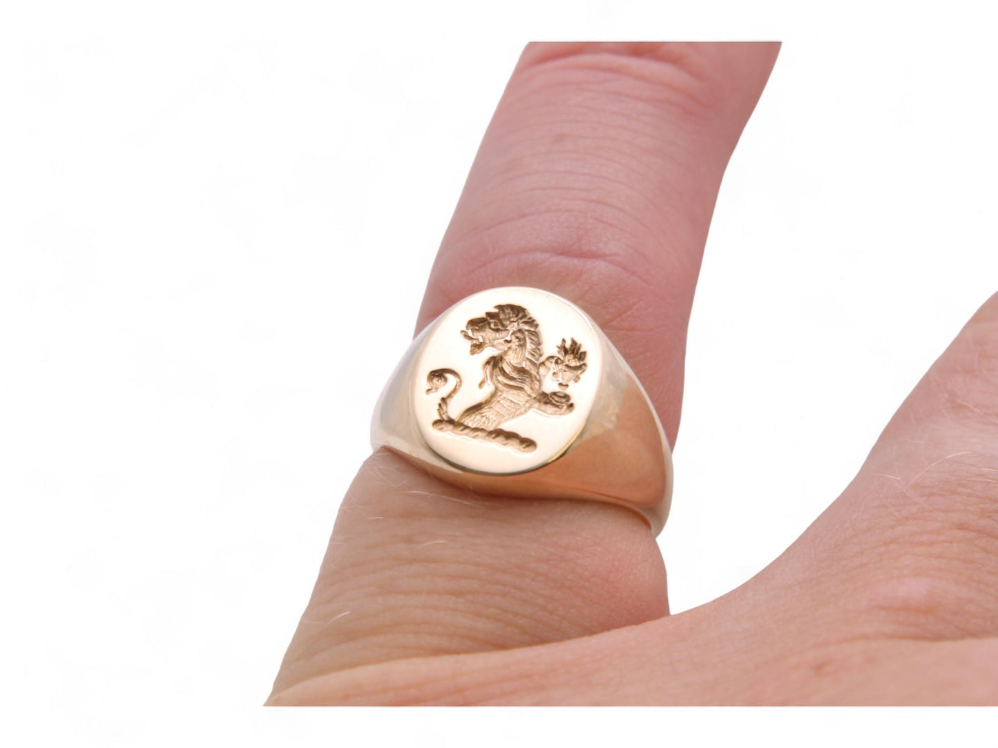 Vintage 9ct Gold Intaglio Lion Crest Signet Ring