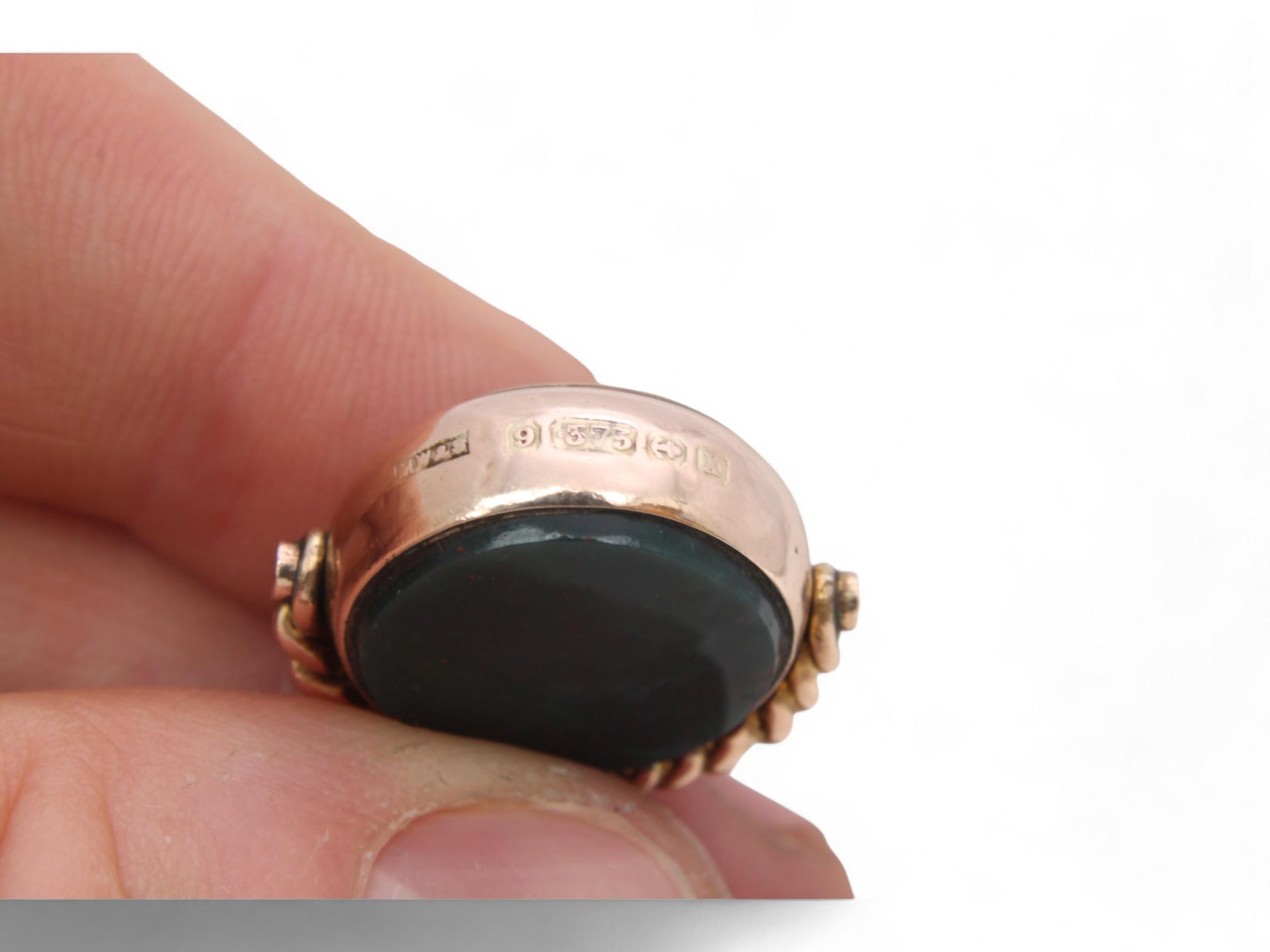 Antique-9ct-Gold-Bloodstone-Compass-Pendant