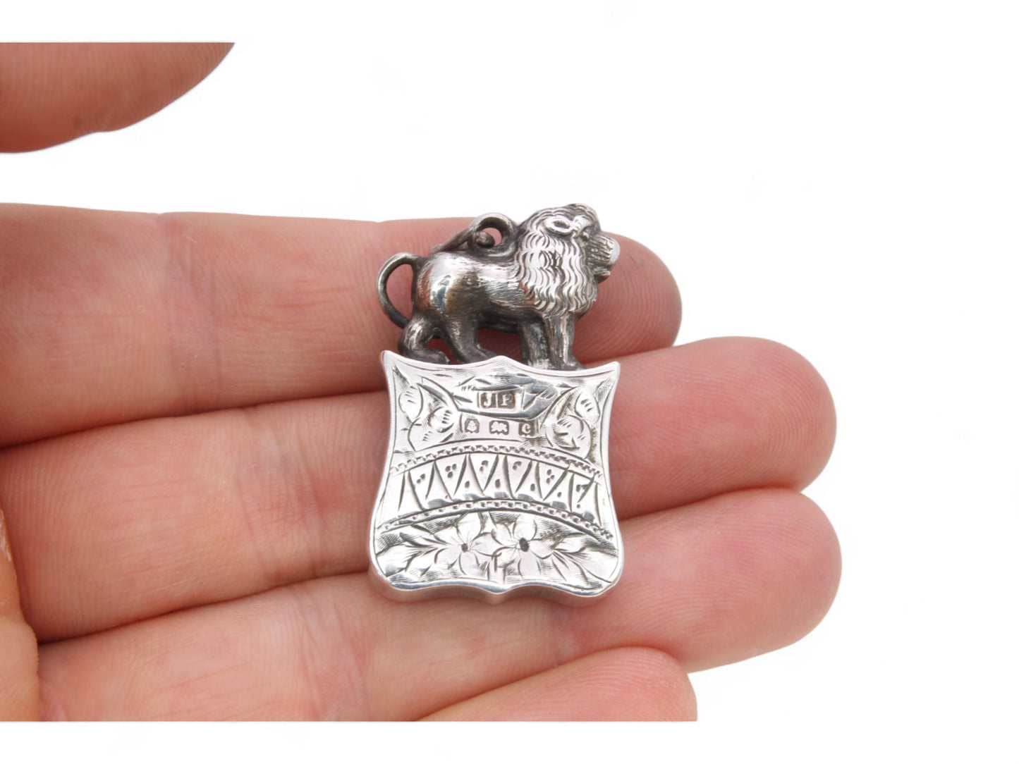 Antique-Sterling-Silver-Lion-Mounted-Compass-Pendant