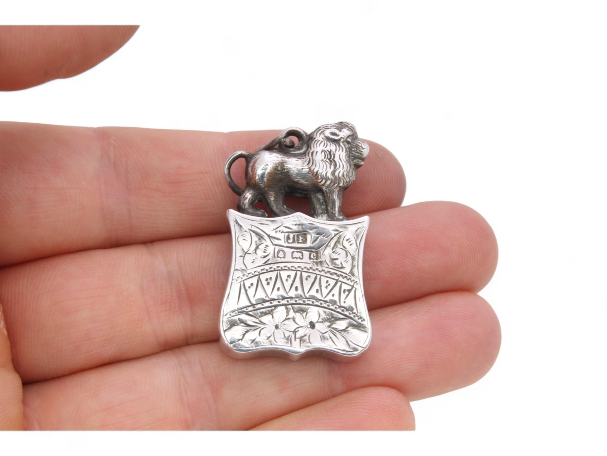 Antique-Sterling-Silver-Lion-Mounted-Compass-Pendant
