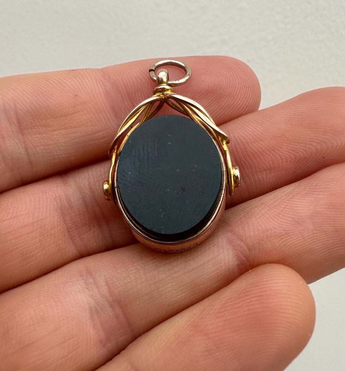 Antique 9ct Yellow Gold Bloodstone Spinner Pendant