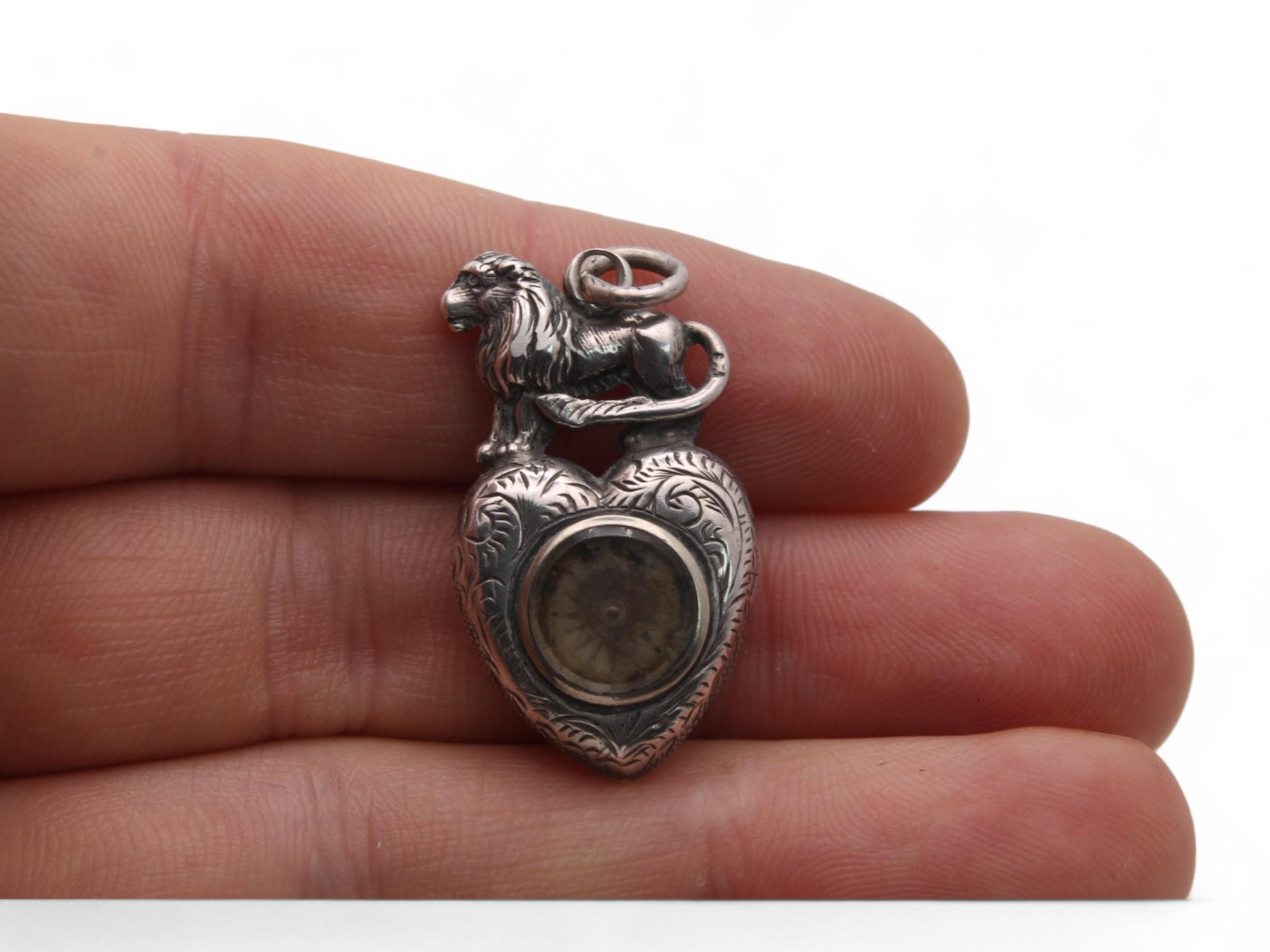 Antique-Sterling-Silver-Heart-Lion-Compass-Pendant