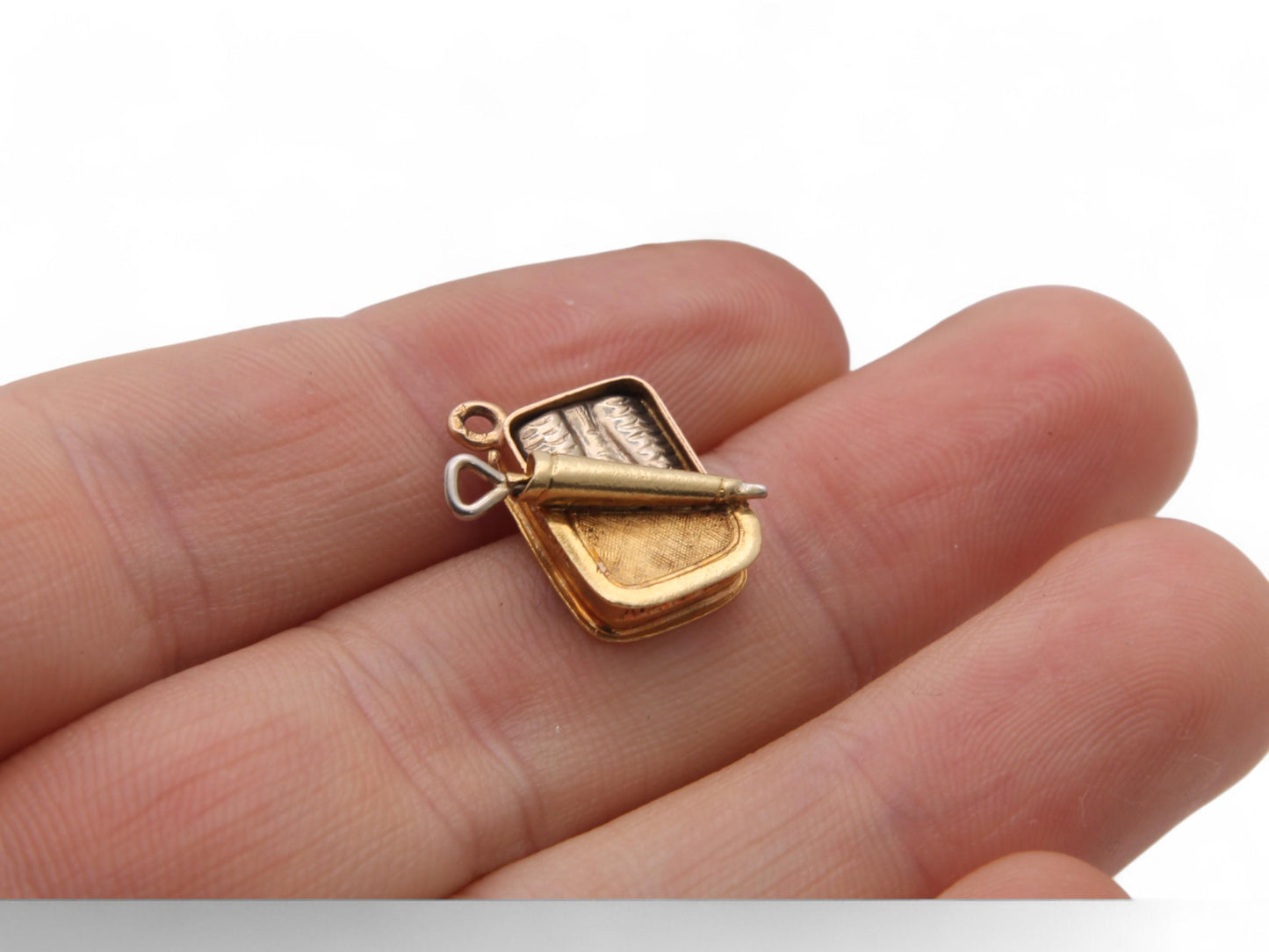 Vintage 19.2ct 800 Portuguese Gold Sardines Charm