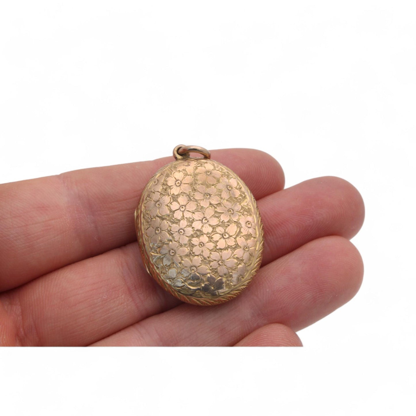 Antique 9ct Gold Decorative Engraved Locket