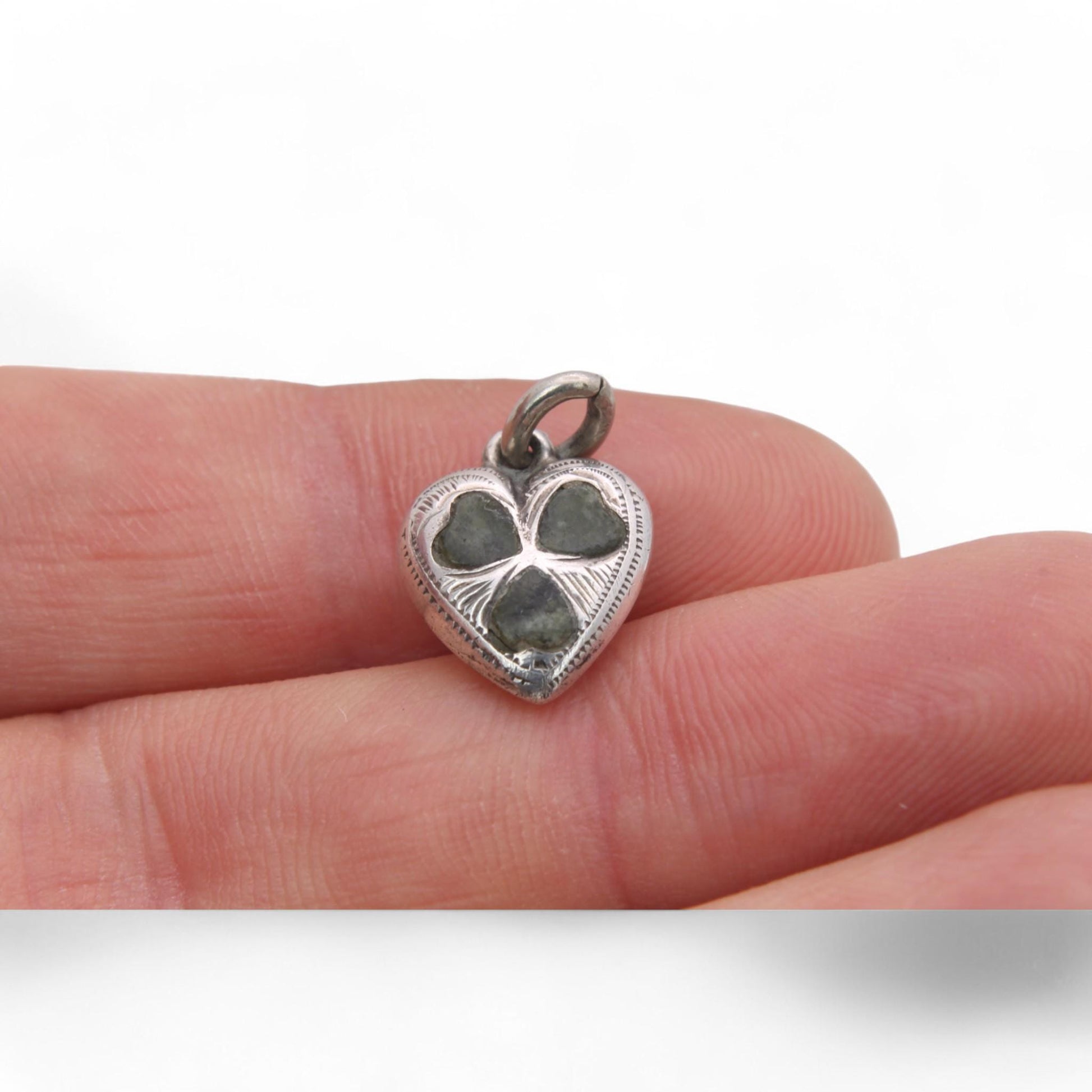 Vintage-Sterling-Silver-Shamrock-Connemara-Heart-Charm,-1939