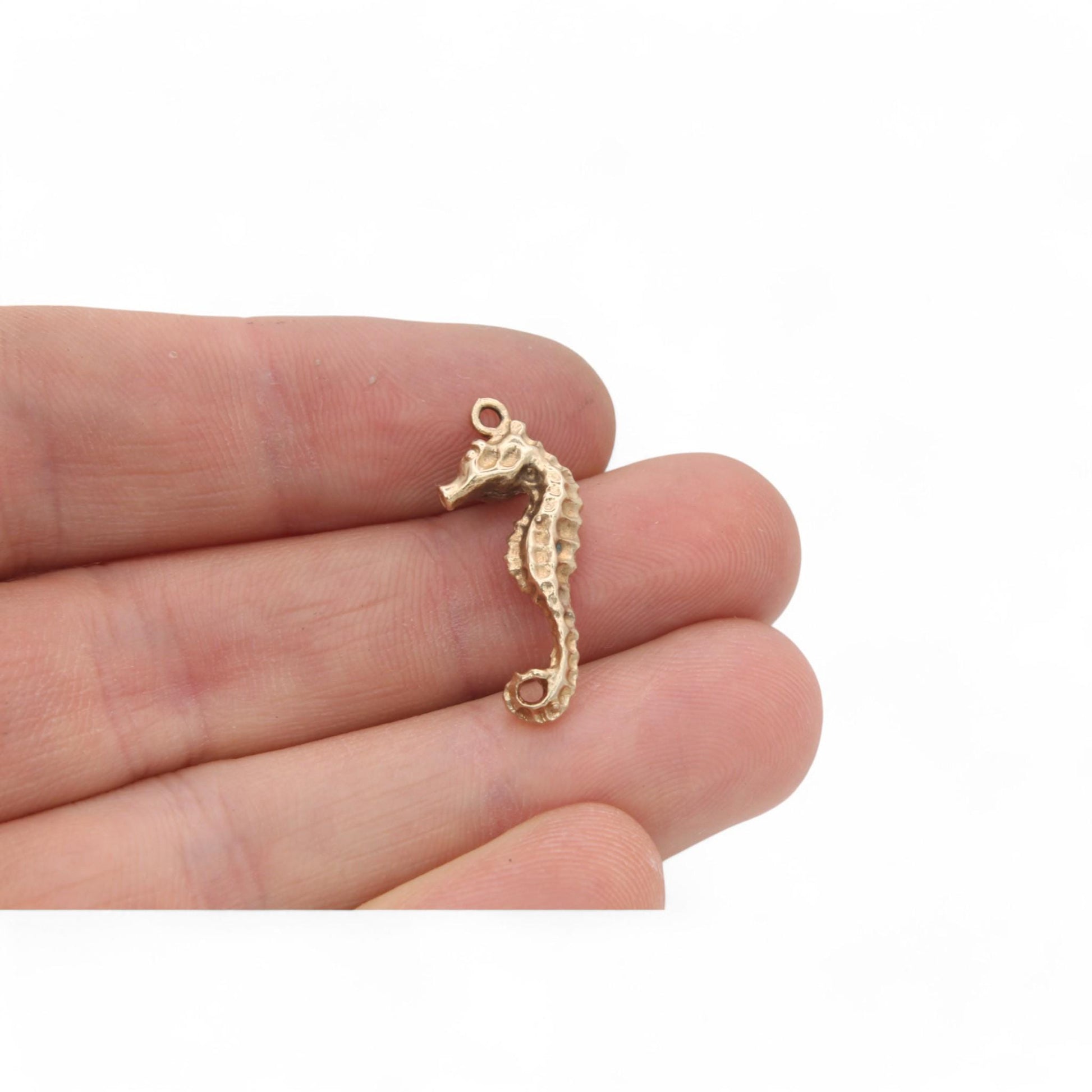 Vintage-10ct-Gold-Seahorse-Charm
