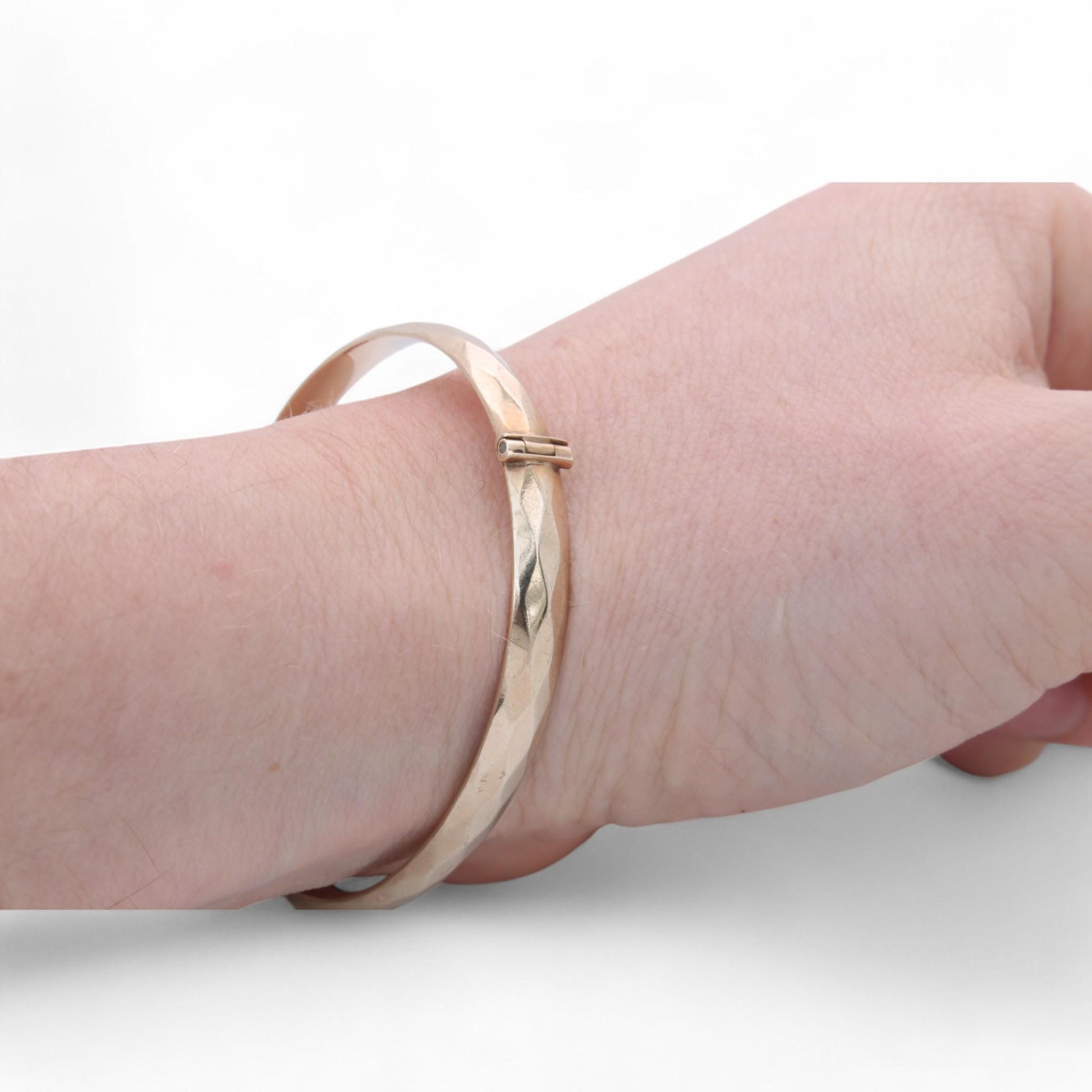 Antique-9ct-Gold-Faceted-Metal-Core-Bangle
