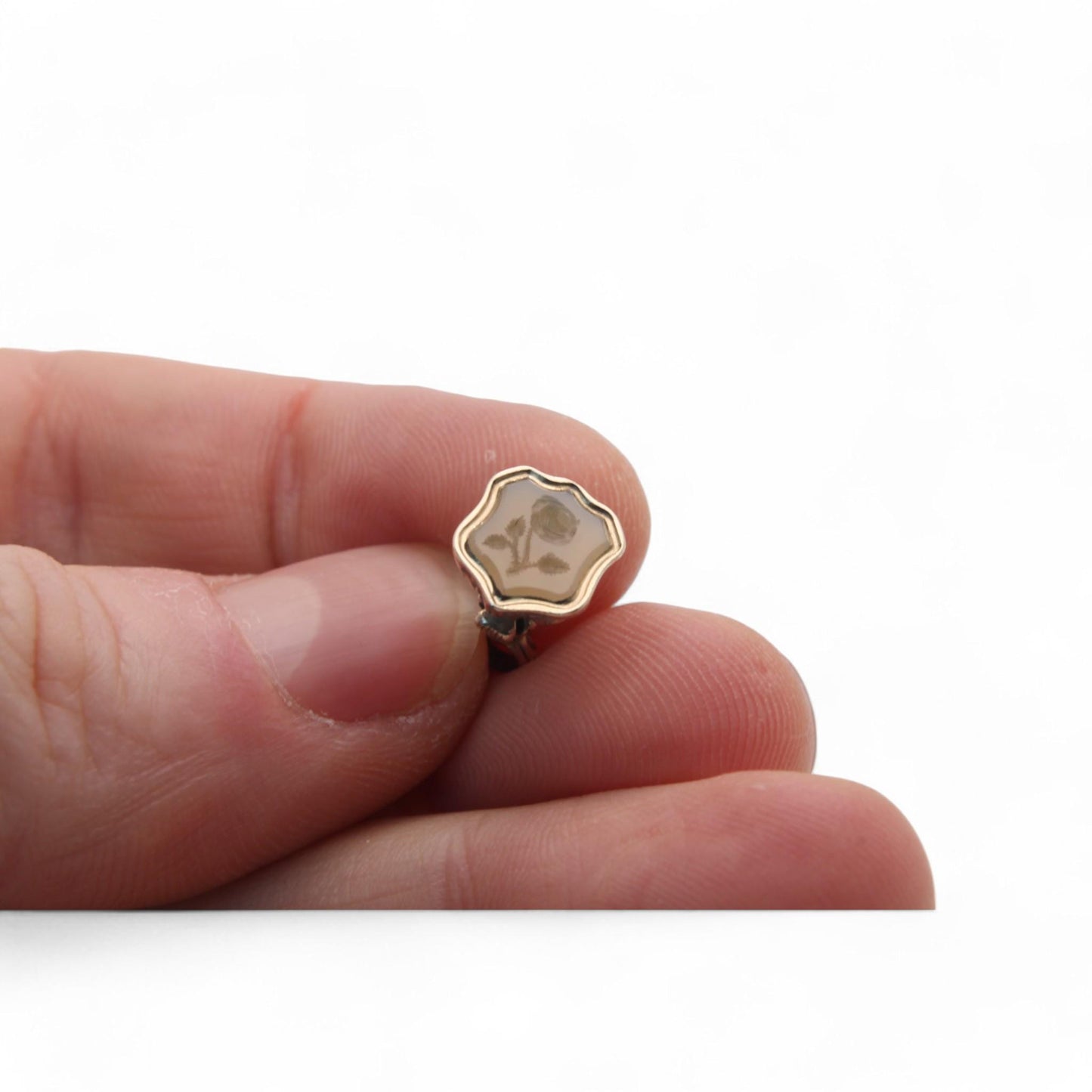 Antique 9ct Gold Intaglio Rose Crest Pendant Charm