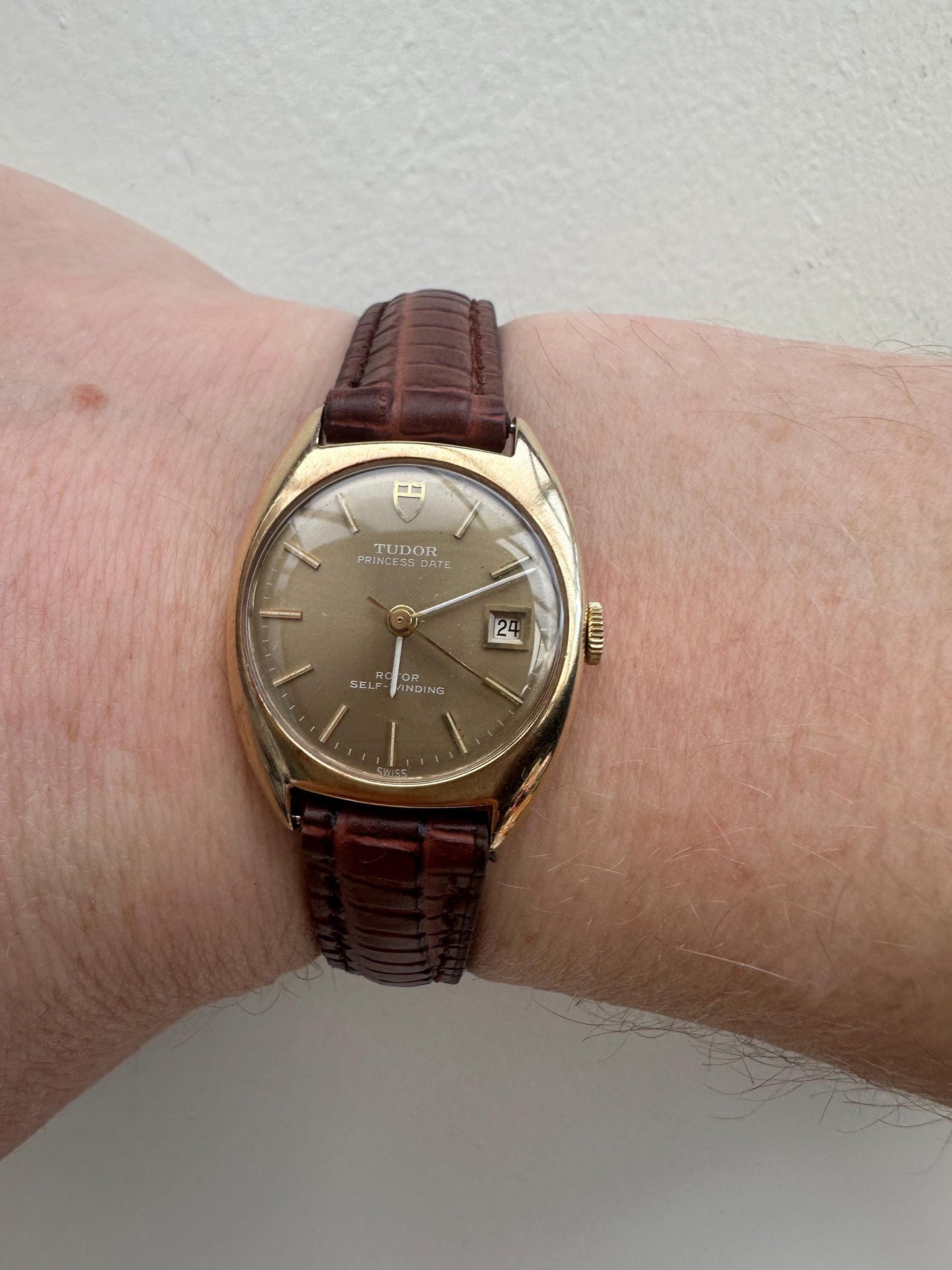 Vintage Tudor Rolex Ladies Automatic 9ct Gold Princess Date Watch