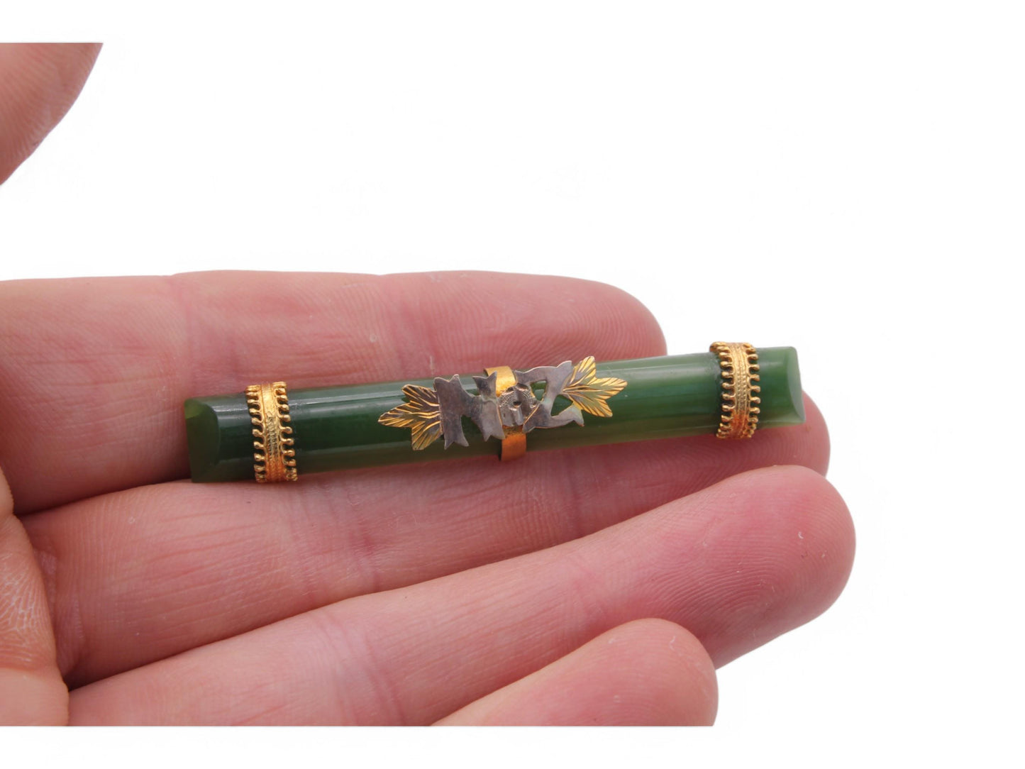 Antique 9ct Gold New Zealand Nephrite Brooch