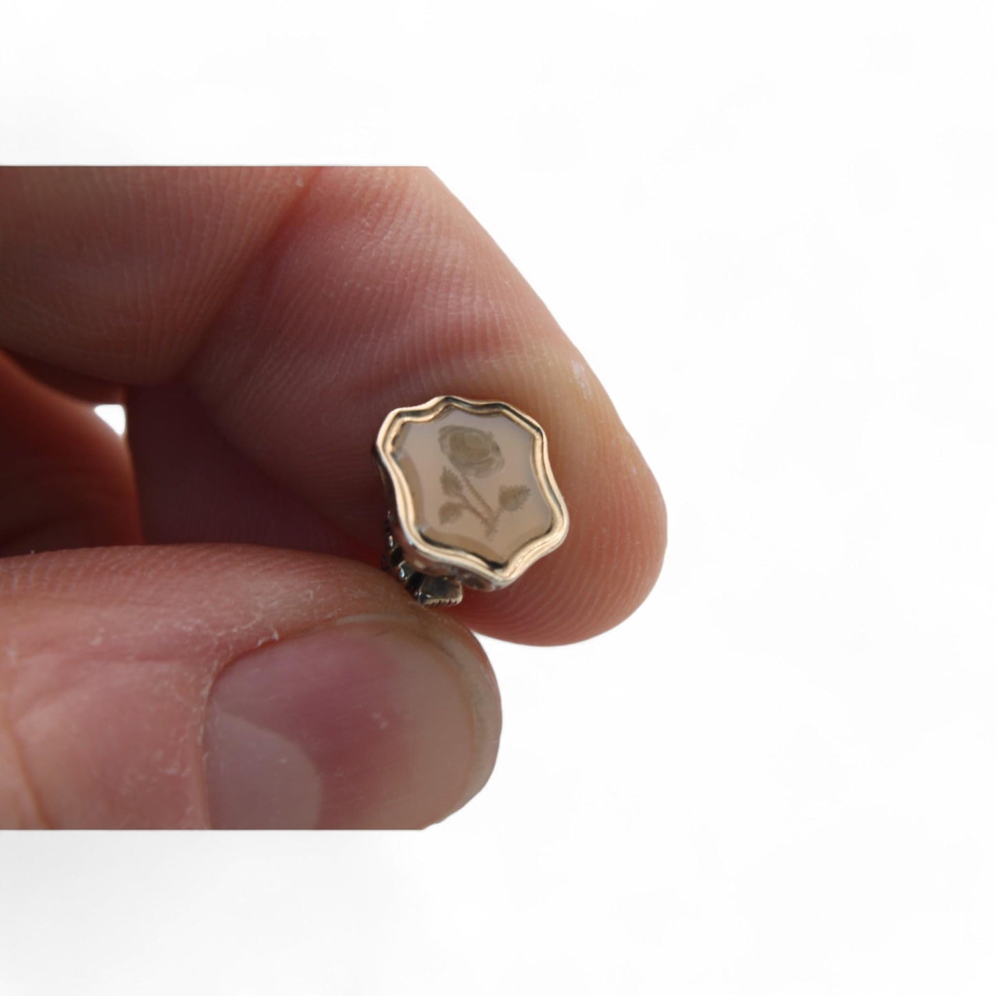 Antique 9ct Gold Intaglio Rose Crest Pendant Charm