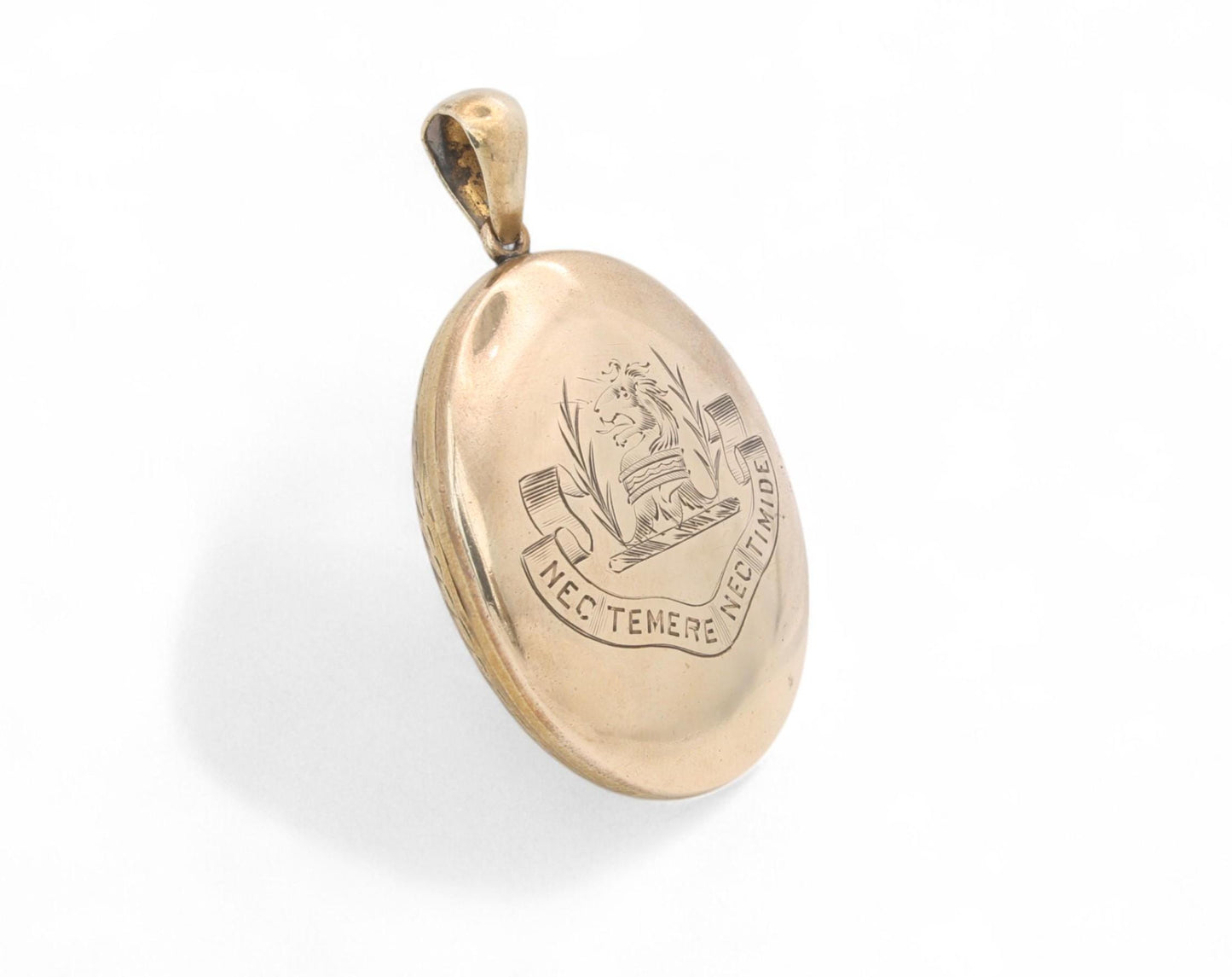 Antique Large Pinchbeck Intaglio Lion Crest Locket "Neither Rashly Nor Timidly"