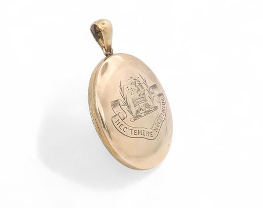 Antique Large Pinchbeck Intaglio Lion Crest Locket "Neither Rashly Nor Timidly"