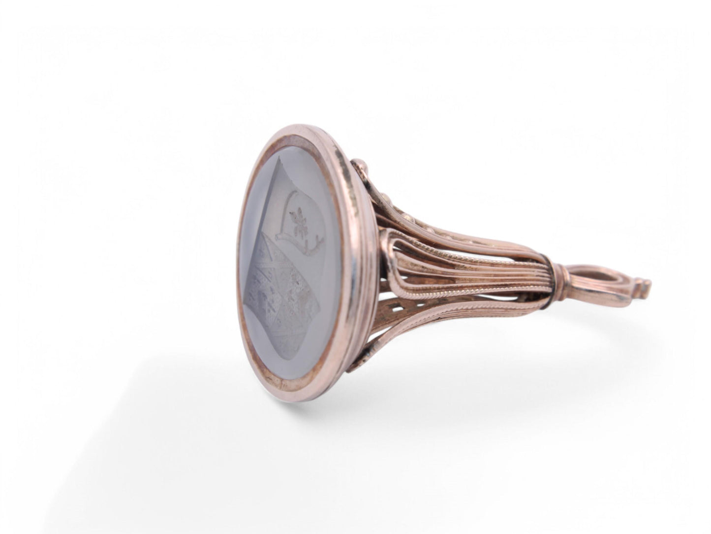 Antique 9ct Gold Chalcedony Intaglio Crested Fob Pendant