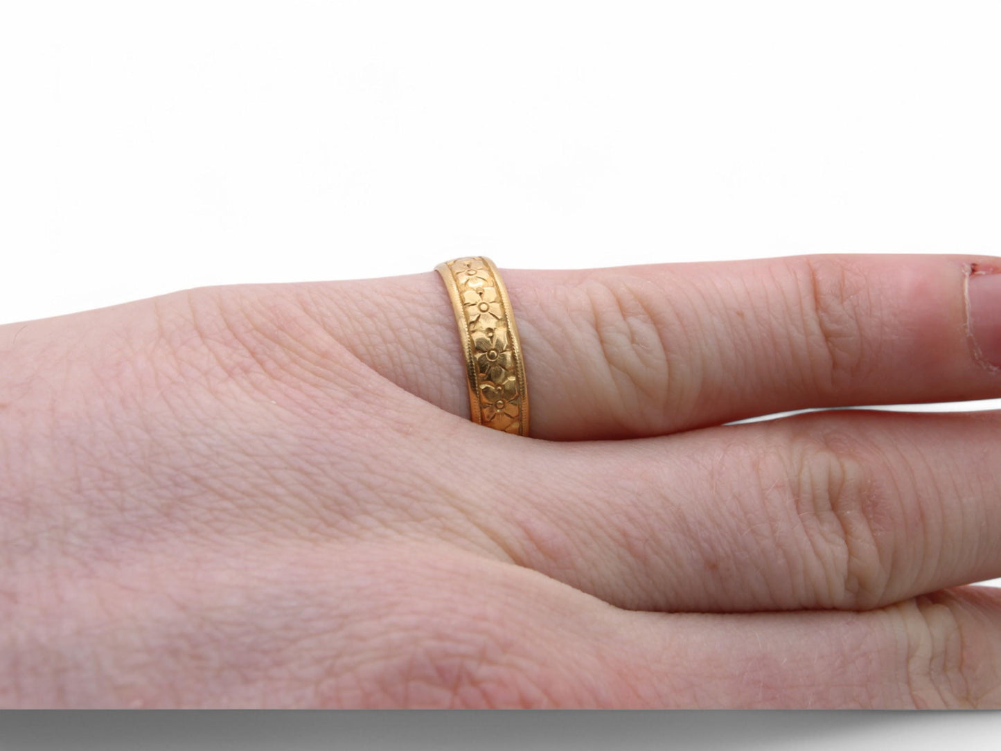Antique 22ct Gold Forget Me Not Chased Ring, 1899