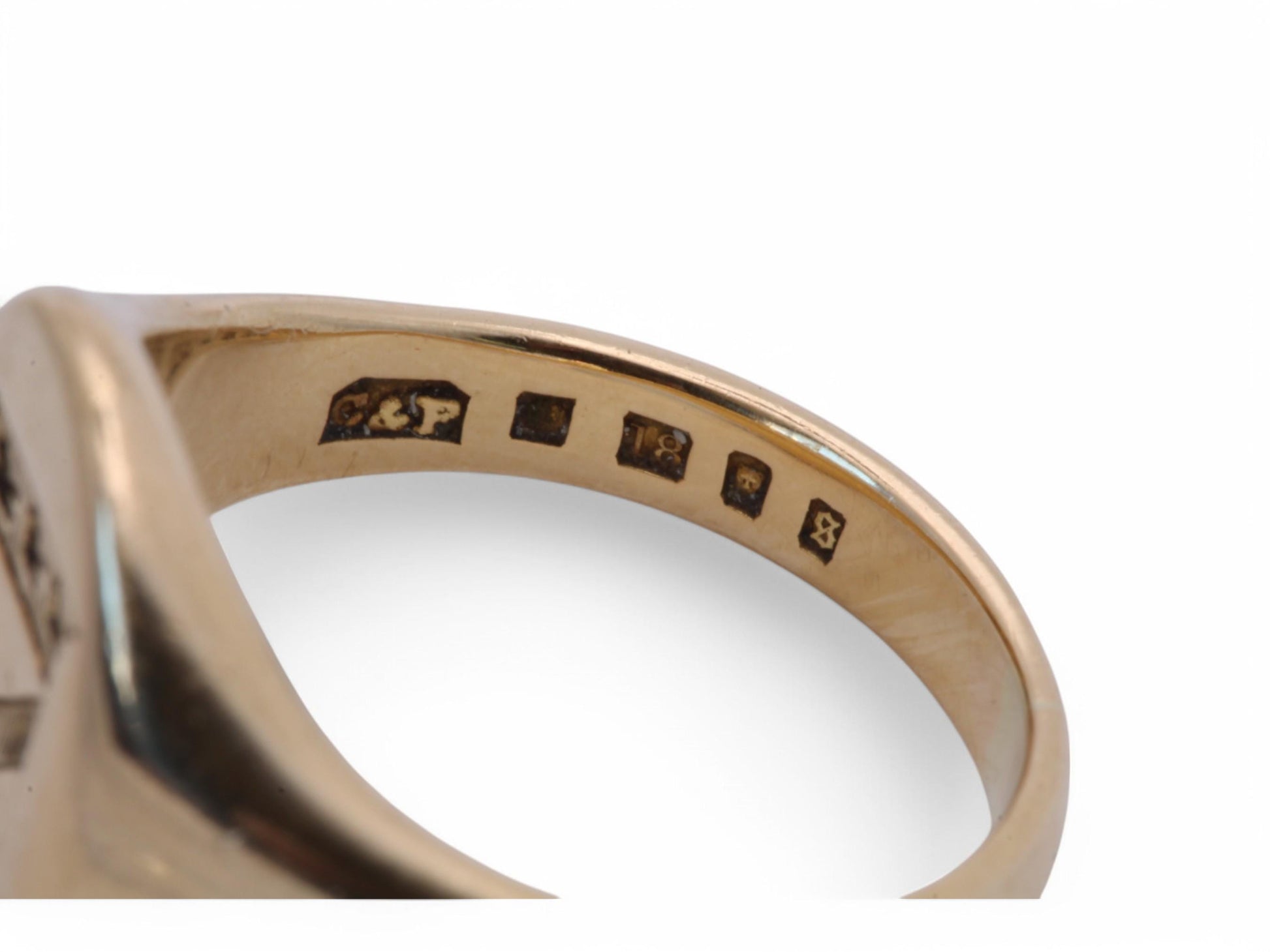 Antique-18ct-Gold-Intaglio-Coat-Of-Arms-Wolf-Crest-Signet-Ring,-1873