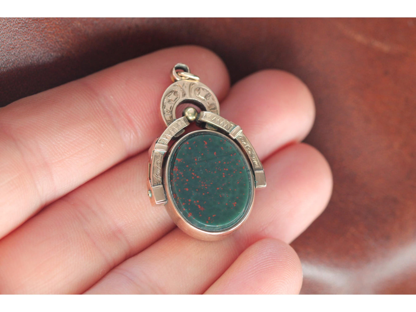 Antique 10ct Gold Lucky Horseshoe Sardonyx Spinner Pendant