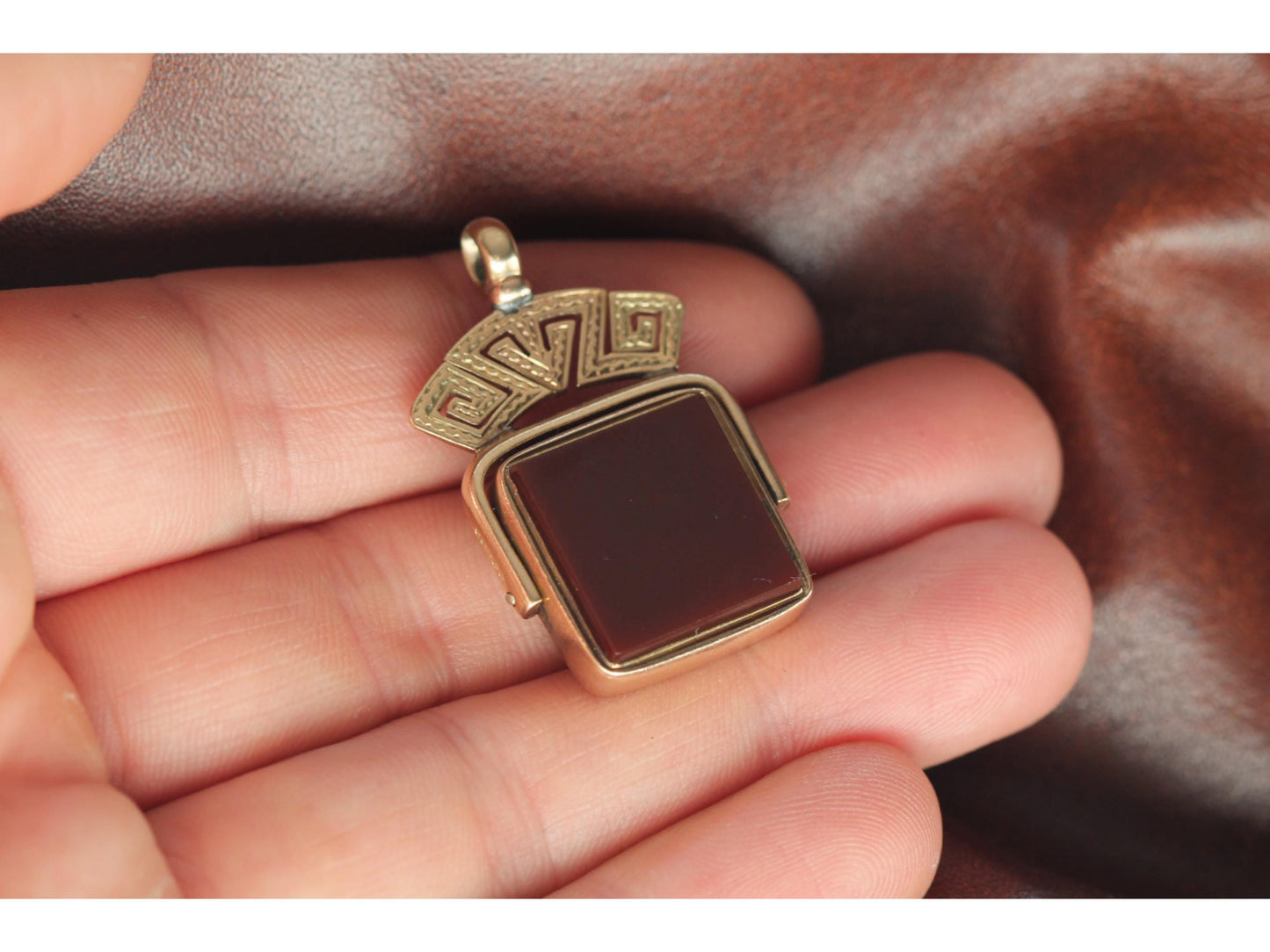 Antique 9ct Gold Bloodstone Carnelian Spinner Pendant