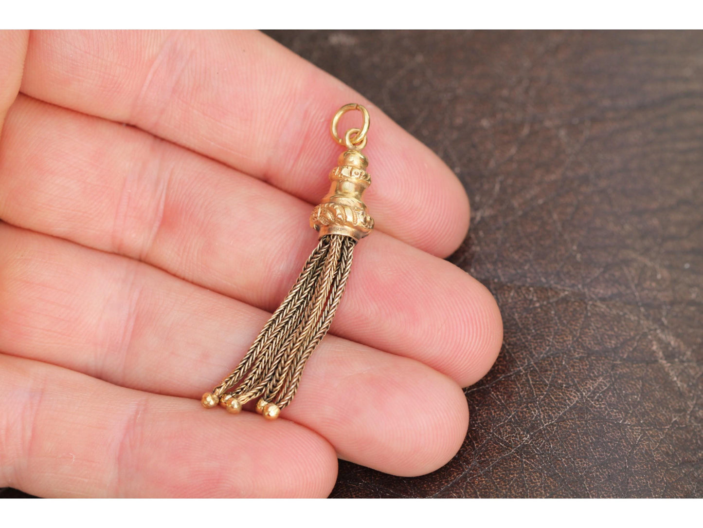 Antique-9ct-Yellow-Gold-Tassel-Pendant