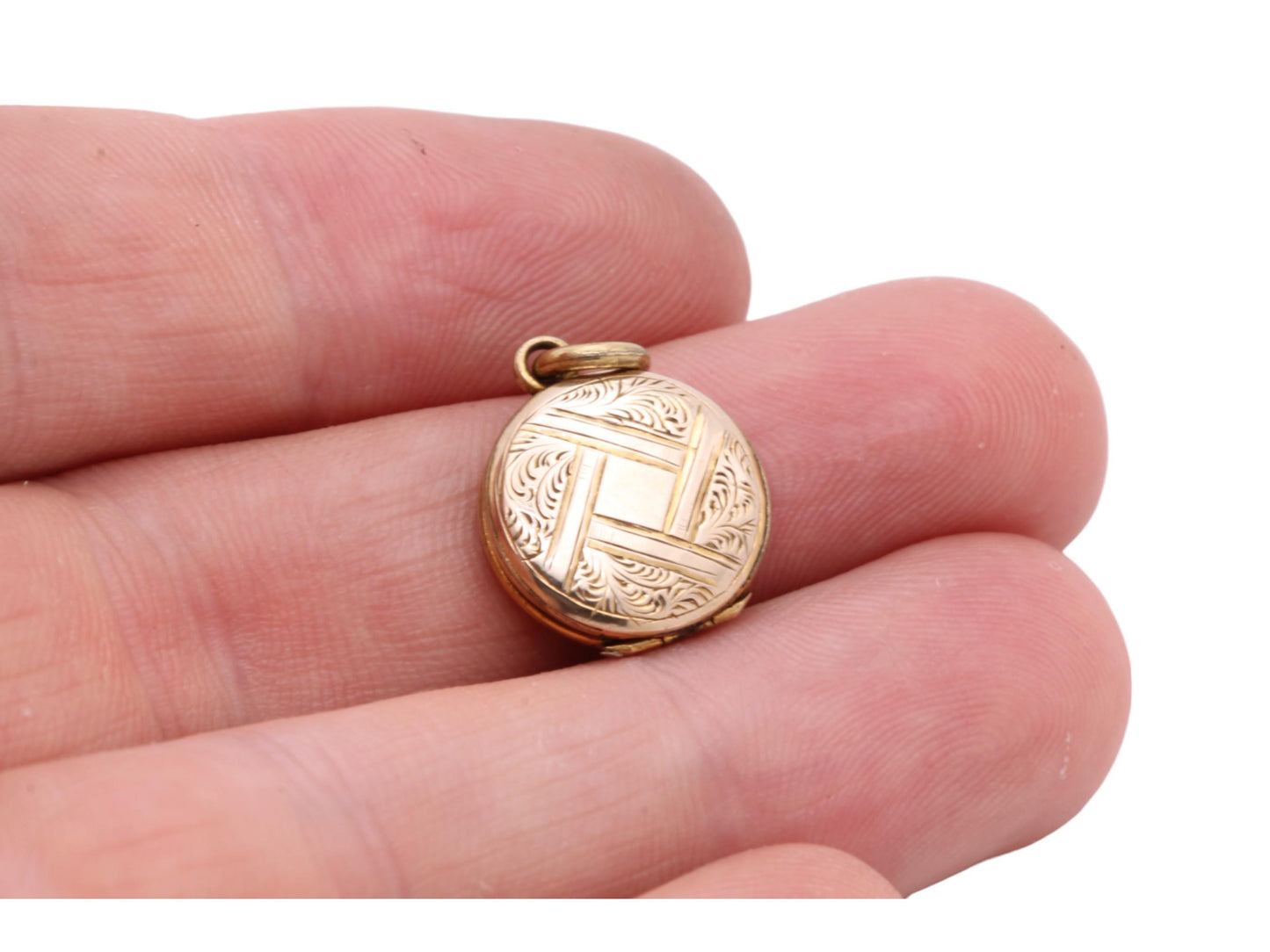 Antique-9ct-Gold-Tiny-Locket