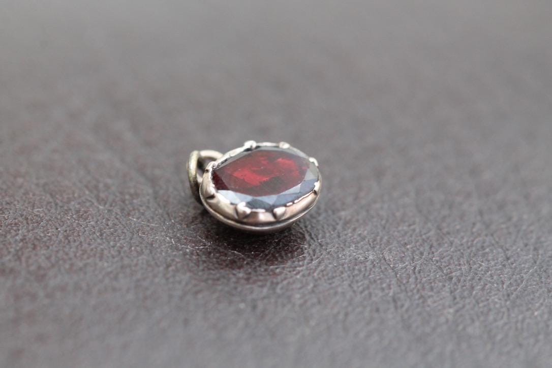 Antique-9ct-Gold-Garnet-Charm-Pendant