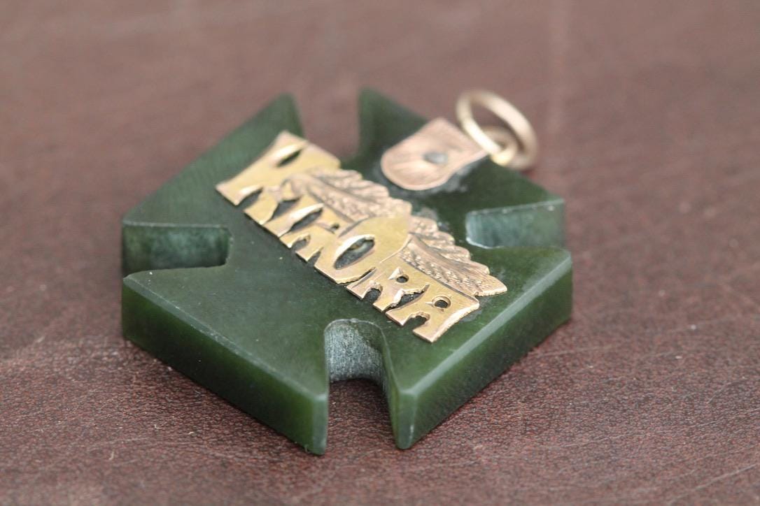 Antique 9ct Gold New Zealand Nephrite Maltese Cross "Kia Ora" Pendant