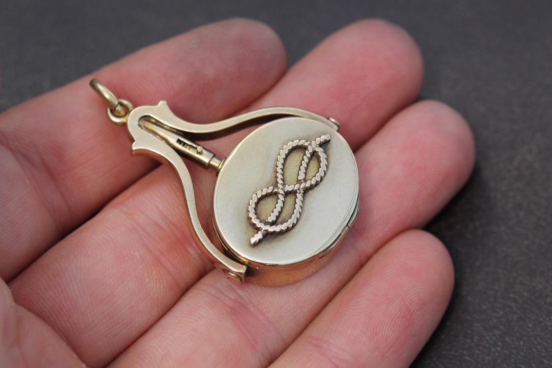 Antique 18ct Gold Stag Intaglio 'I have Good Cause' Motto & Secret Compass Spinner Pendant