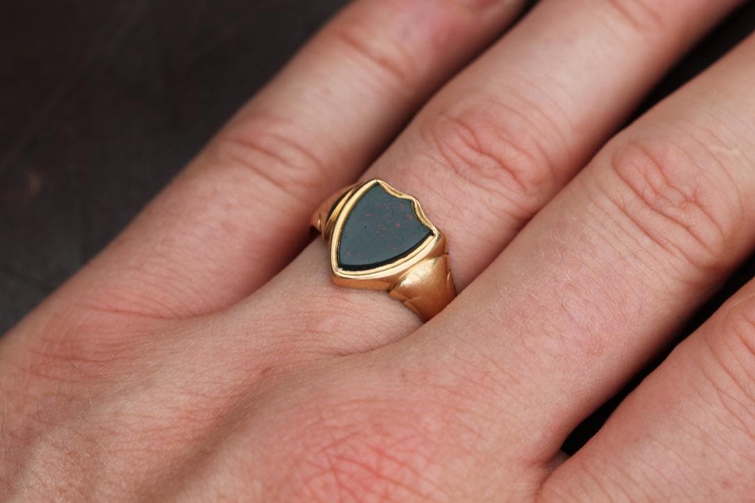 Antique 18ct Gold Shield Bloodstone Signet Ring, 1901