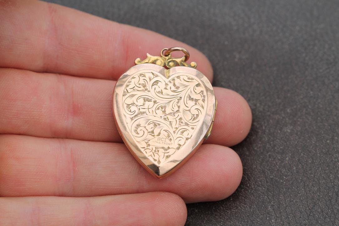 Antique 9ct Rose Gold Large Chased Heart Locket