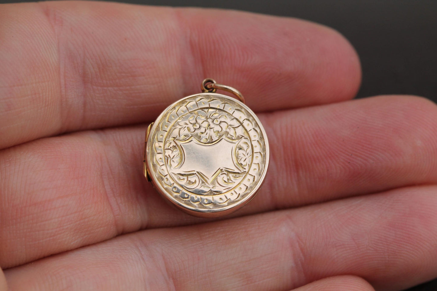 Antique 15ct Gold Ivy Forget Me Not Locket